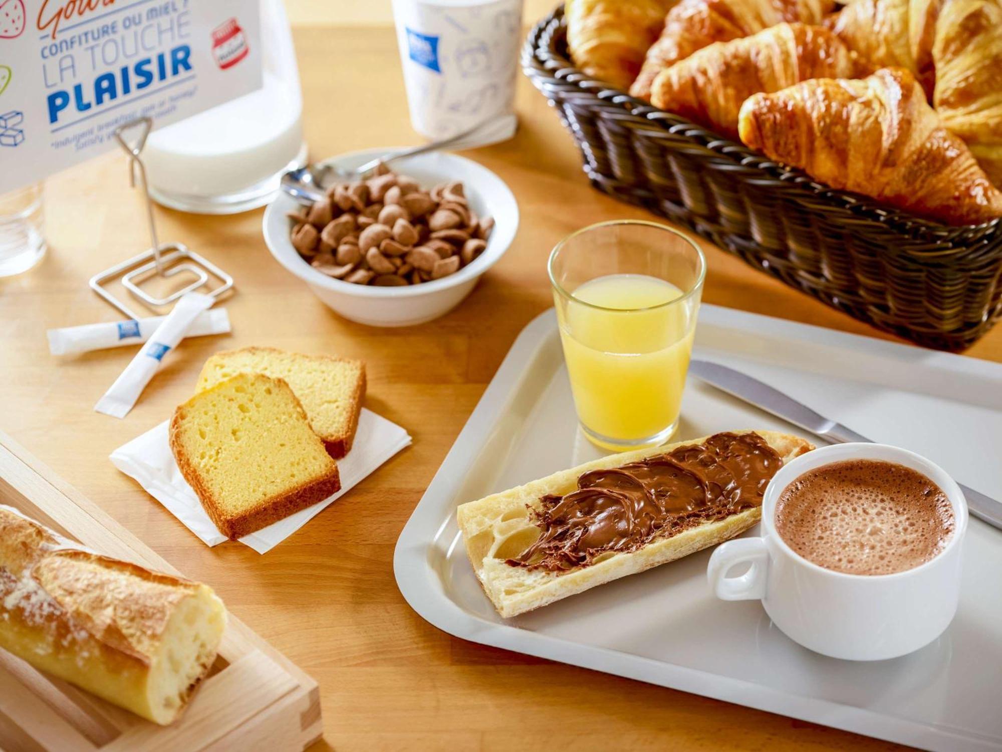 Ibis Budget Saint Pourcain Екстериор снимка