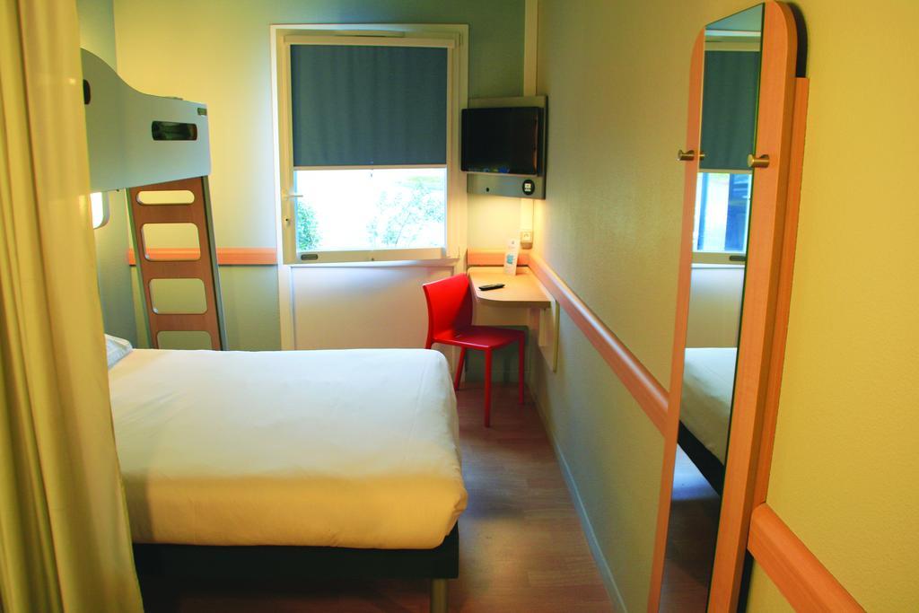 Ibis Budget Saint Pourcain Стая снимка
